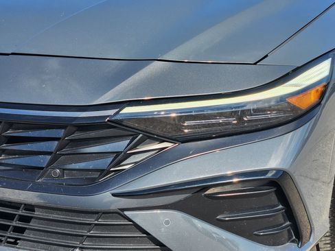 Used 2024 Hyundai Elantra Limited FWD image 8