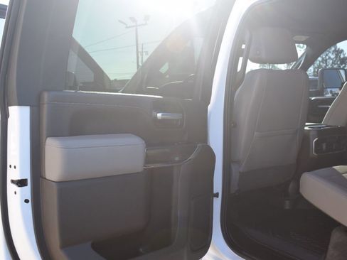 Used 2021 Chevrolet Silverado 2500 LTZ image 10