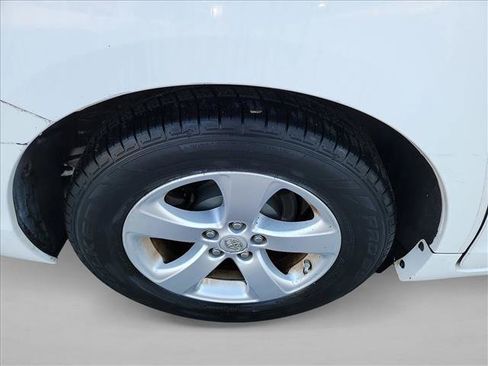 Used 2014 Toyota Sienna L FWD image 11