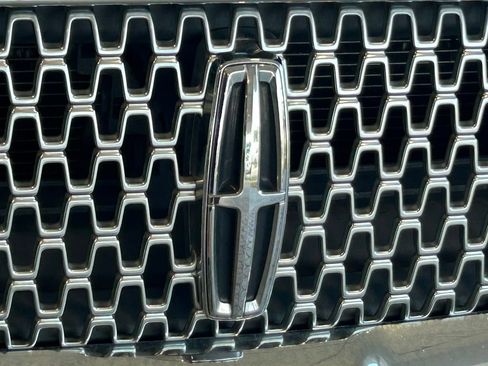 Used 2018 Lincoln MKZ Reserve w/ Technology Package FWD image 19