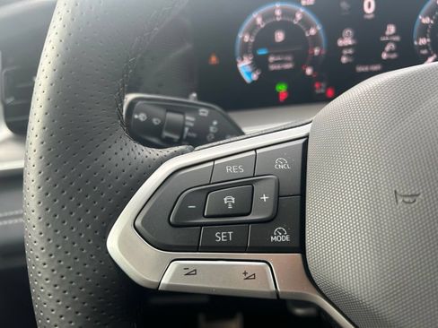 New 2026 Volkswagen Tiguan SE R-Line FWD image 20