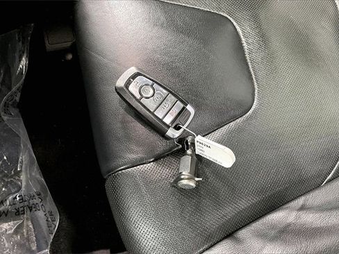 Used 2019 Ford Fusion Titanium image 32