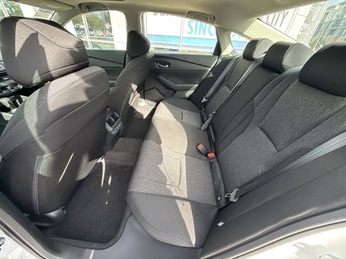 Used 2025 Honda Accord SE image 9