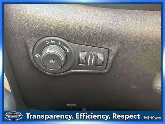 Used 2023 Jeep Compass Limited AWD/4WD image 20