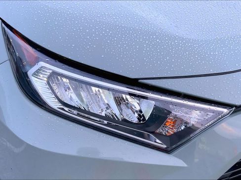 Used 2020 Toyota RAV4 XLE w/ Convenience Package FWD image 26
