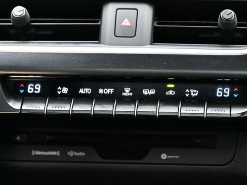 Used 2021 Lexus UX 200 w/ Accessory Package (Z2) FWD image 31