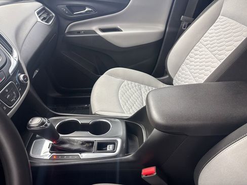 Used 2018 Chevrolet Equinox LS image 25