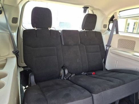 Used 2019 Dodge Grand Caravan SE w/ UConnect Hands-Free Group FWD image 20