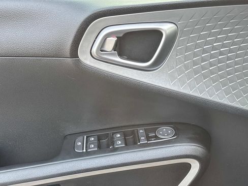 Used 2024 Kia Soul LX w/ Option Group 015 image 21