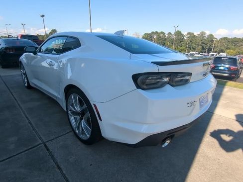 Used 2021 Chevrolet Camaro LT w/ RS Package RWD image 5