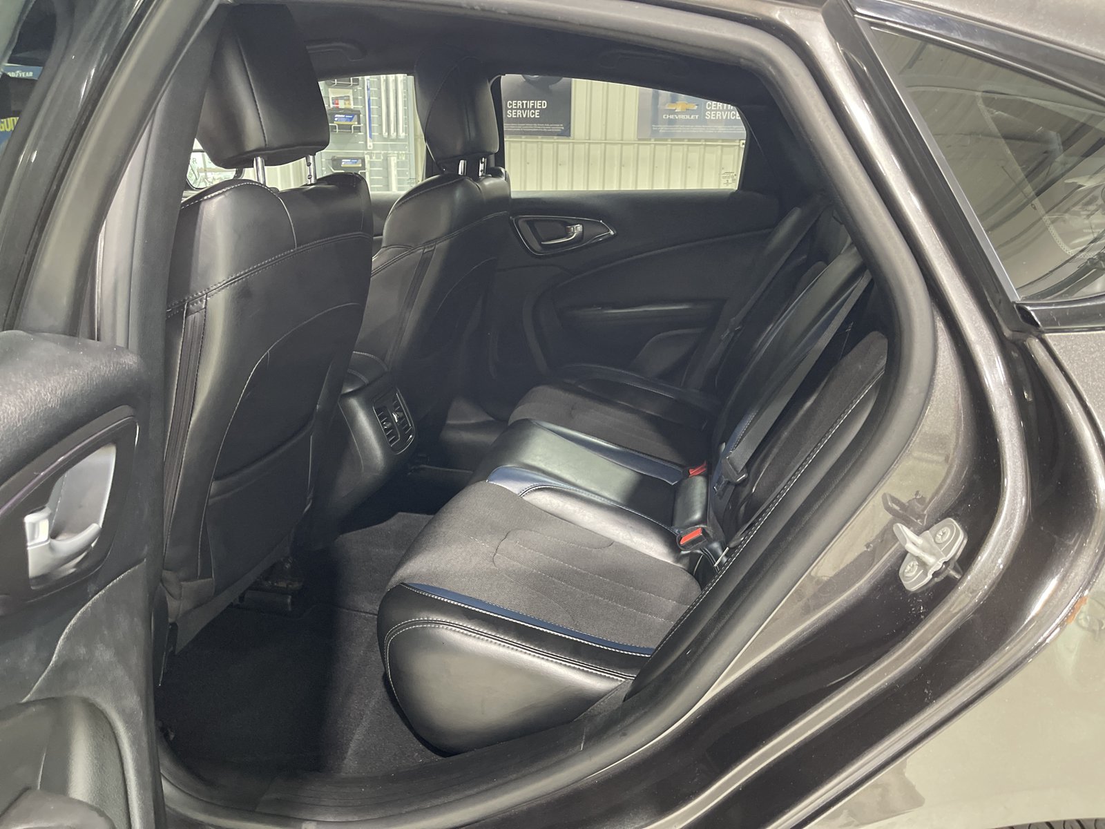 Used 2016 Chrysler 200 S w/ Comfort Group FWD image 13