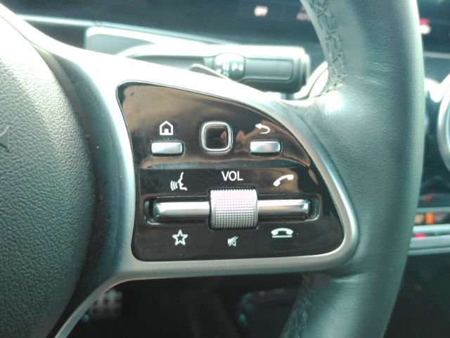 Used 2022 Mercedes-Benz GLB 250 image 36