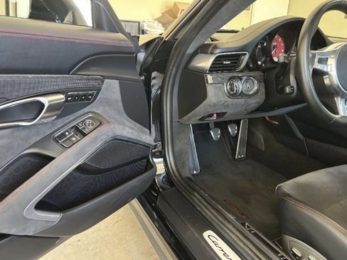 Used 2016 Porsche 911 Carrera GTS RWD image 3