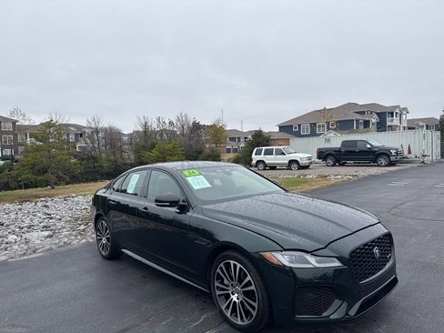 Used 2024 Jaguar XF R-Dynamic SE image 7