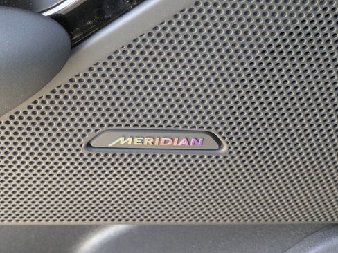 New 2026 Land Rover Range Rover Velar Dynamic SE image 19