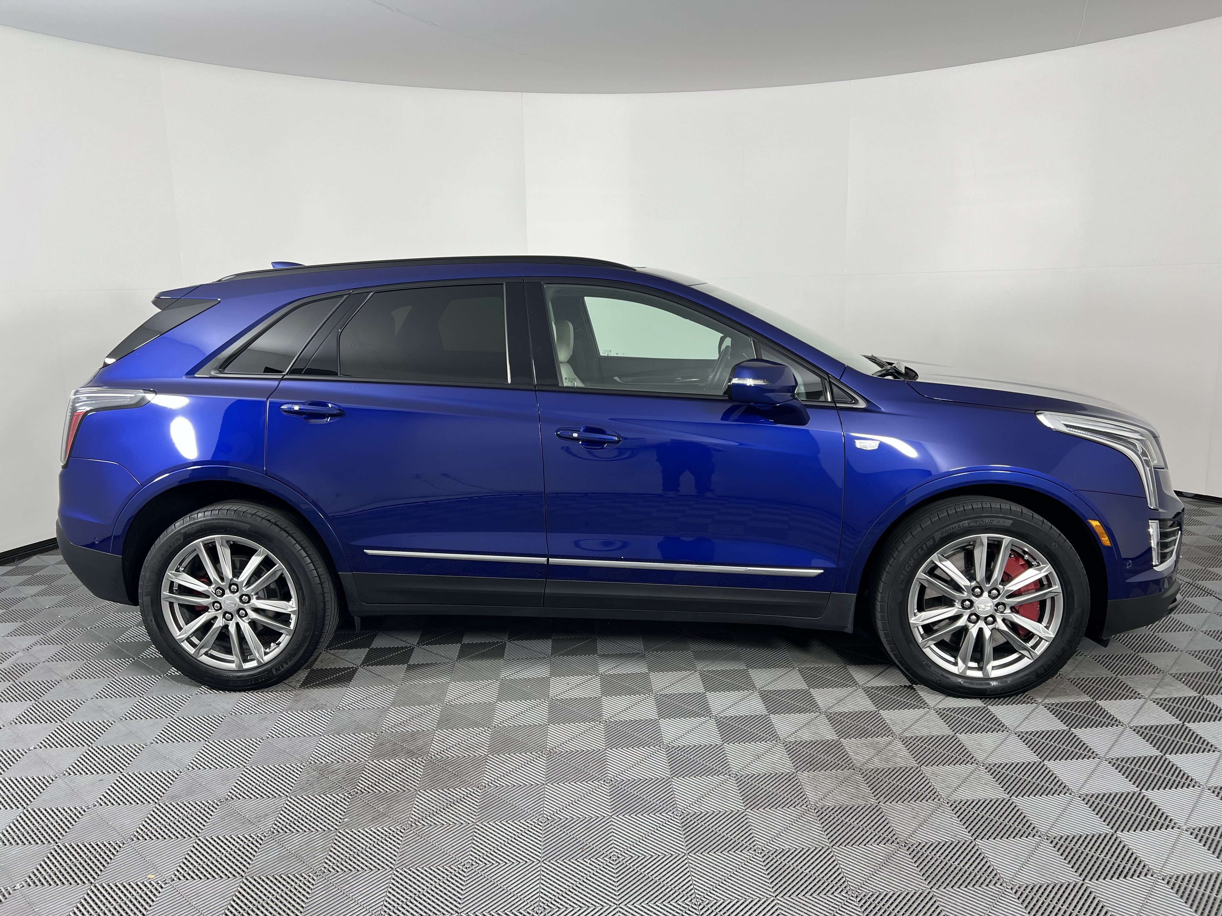 Used 2023 Cadillac XT5 Sportv w/ Technology Package AWD/4WD image 14