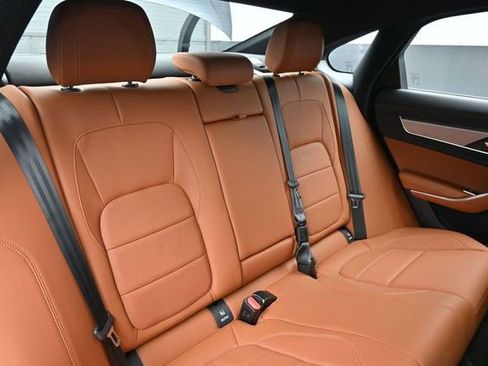 Used 2024 Jaguar XF R-Dynamic SE AWD/4WD image 29