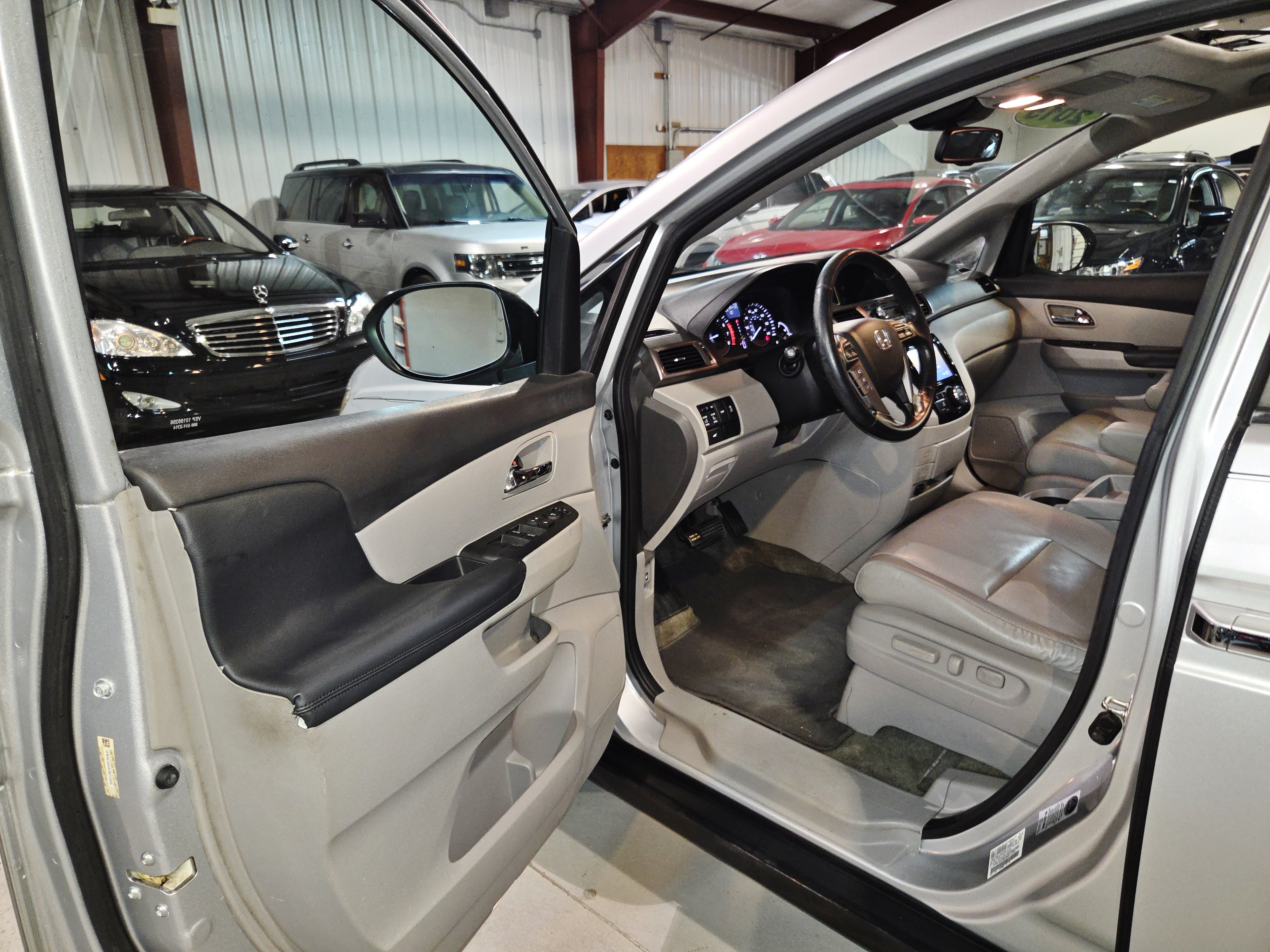 Used 2015 Honda Odyssey EX-L image 13