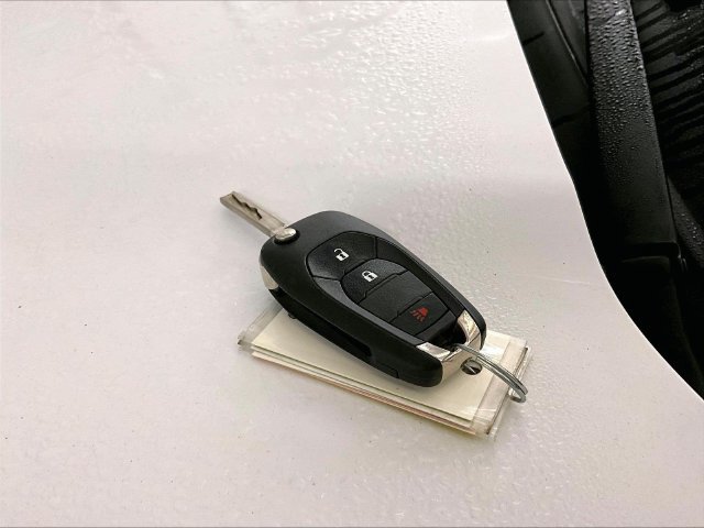 Used 2021 Chevrolet Trax LS w/ Tint and Cruise Package FWD image 9