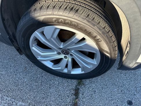 Used 2021 Volkswagen Atlas SE image 13