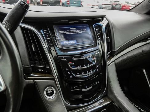 Used 2017 Cadillac Escalade Platinum AWD/4WD image 37