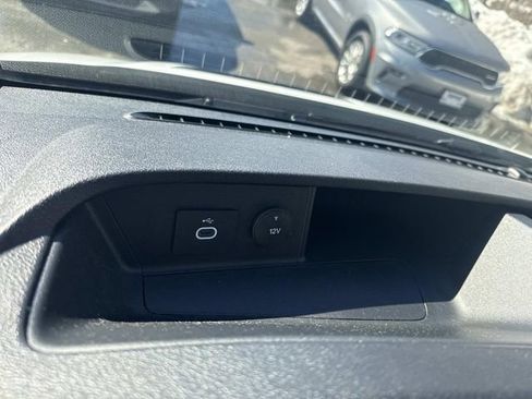 Used 2023 Ford Transit 350 XLT image 27