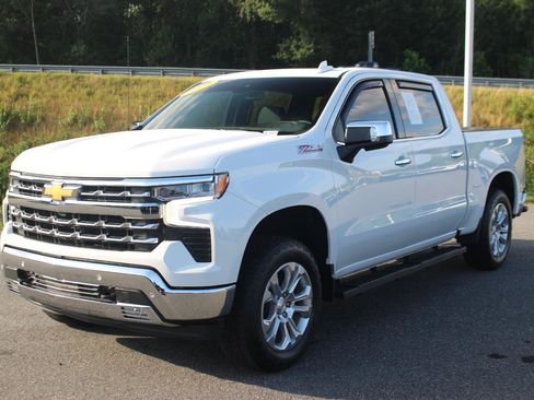 Used 2024 Chevrolet Silverado 1500 LTZ w/ LTZ Premium Package AWD/4WD image 3