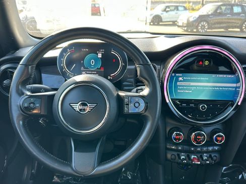Used 2022 MINI Cooper 2-Door Hardtop image 16