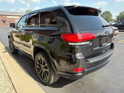 Used 2020 Jeep Grand Cherokee Altitude AWD/4WD image 13