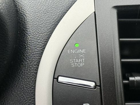 Used 2019 Lincoln MKC Select image 11