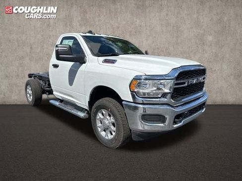 New 2024 RAM 3500 Tradesman image 3