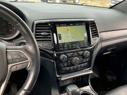 Used 2022 Jeep Grand Cherokee Limited w/ Tech Group image 17