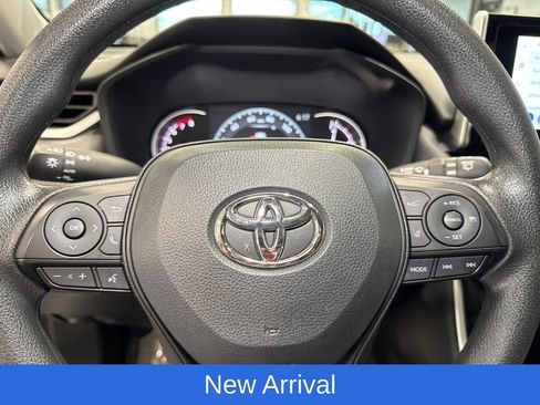 Used 2025 Toyota RAV4 XLE AWD/4WD image 20