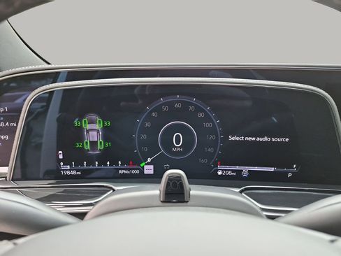 Used 2024 Cadillac Escalade Sport w/ LPO, ONYX Package image 38