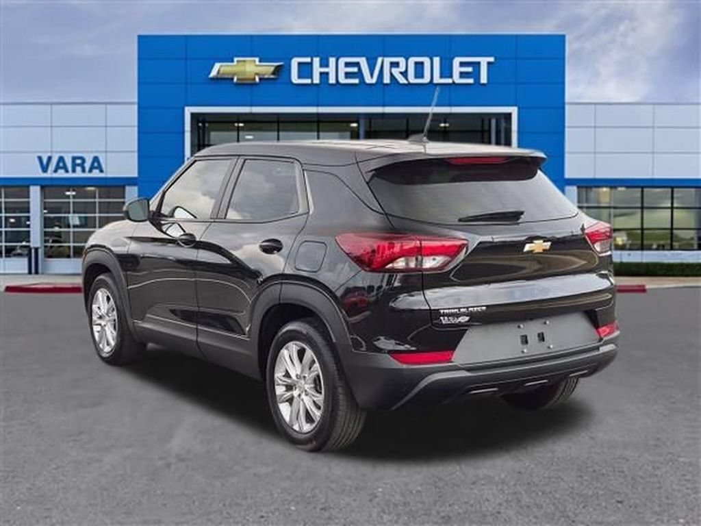 Used 2023 Chevrolet TrailBlazer LS FWD image 3
