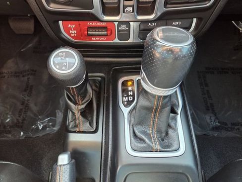 Used 2020 Jeep Gladiator Mojave AWD/4WD image 34