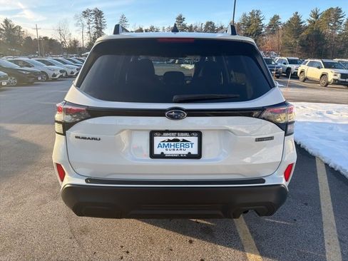 Used 2025 Subaru Forester Premium image 6