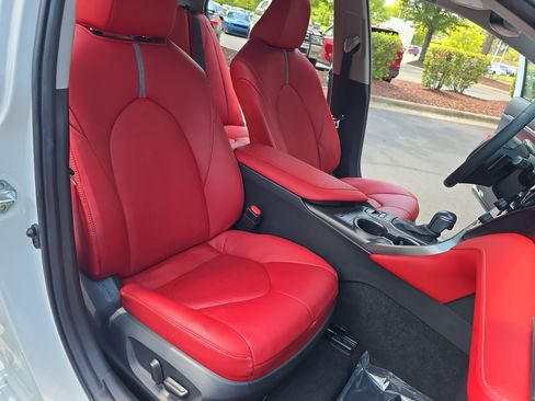 Used 2021 Toyota Camry XSE FWD image 10