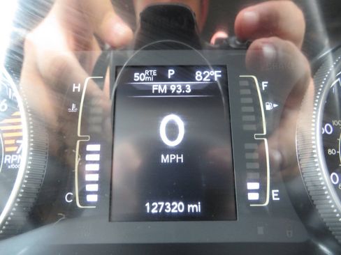 Used 2020 Jeep Cherokee Latitude Plus FWD image 14