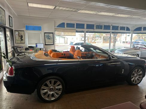 Used 2016 Rolls-Royce Dawn RWD image 20
