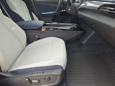 New 2026 Volkswagen ID.4 Pro S Plus AWD/4WD image 11