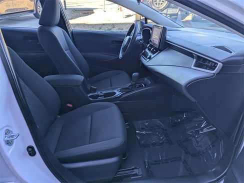 Used 2024 Toyota Corolla LE image 32