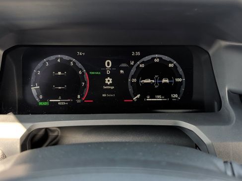 Used 2025 Toyota Tacoma Limited w/ Tow Tech Package image 31