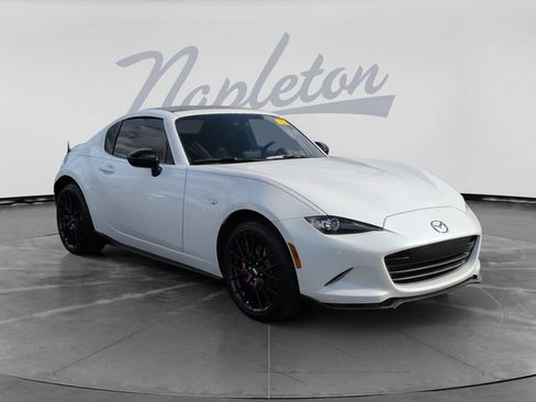 Used 2023 MAZDA MX-5 Miata Club w/ Weather Package RWD image 3