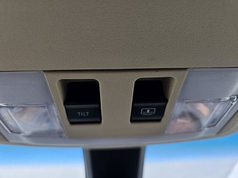 Used 2014 Lincoln MKT AWD image 25