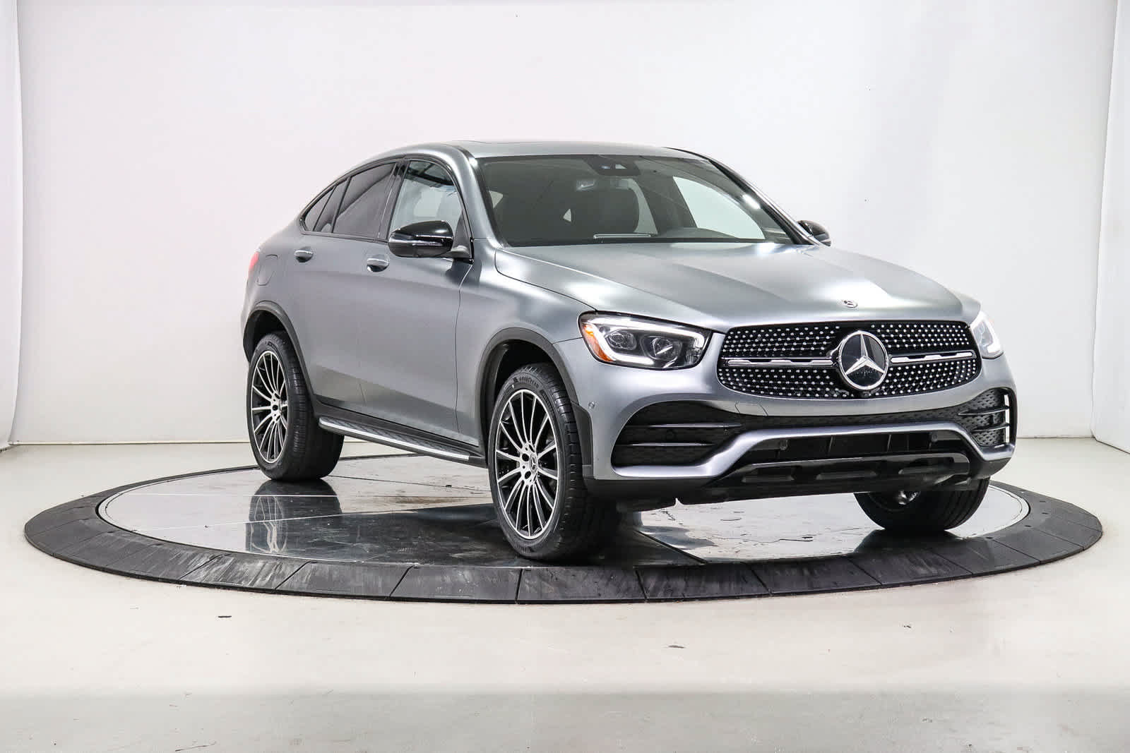 Used 2022 Mercedes-Benz GLC 300 4MATIC Coupe image 5