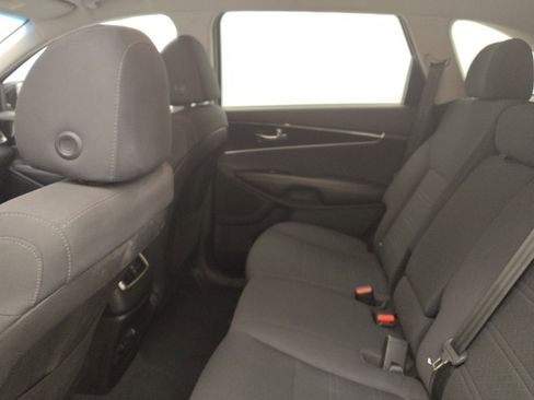 Used 2019 Kia Sorento FWD V6 image 18