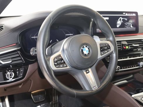 Used 2023 BMW M550i xDrive image 7