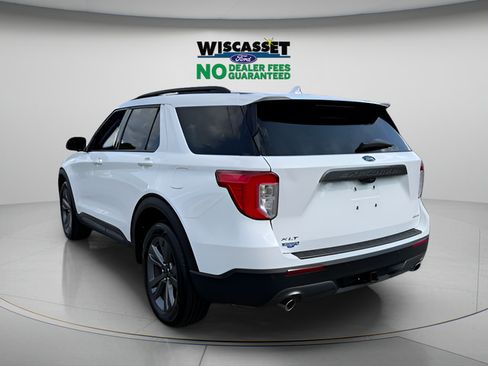 Used 2023 Ford Explorer XLT w/ Equipment Group 202A AWD/4WD image 26