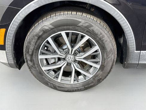 Used 2019 Volkswagen Tiguan SEL AWD/4WD image 38